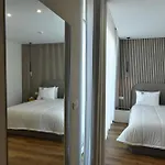 Dias *